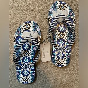 “Vera Bradley” Flip-Flops (NWT) Lisbon Medallion Cool: Women’s Small (5-6)